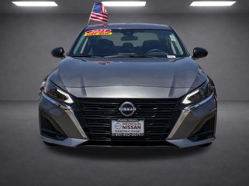 Used 2025 Nissan Altima 2.5 SV FWD image 9