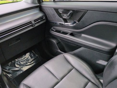 Used 2022 Lincoln Corsair AWD w/ Equipment Group 101A image 17