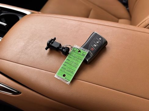 Used 2020 Lexus LS 500 w/ Accessory Package (Z2) RWD image 26
