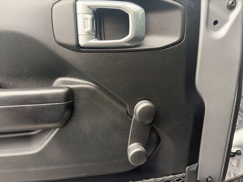 Used 2020 Jeep Wrangler Unlimited Sport image 14