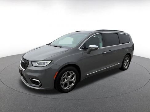 Used 2022 Chrysler Pacifica Limited FWD image 8