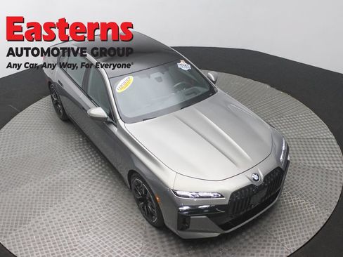 Used 2023 BMW 760i xDrive w/ Executive Package AWD/4WD image 3