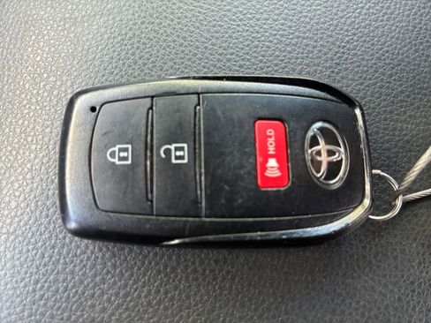 Used 2025 Toyota Tacoma TRD Off-Road AWD/4WD image 21