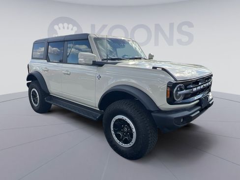 New 2025 Ford Bronco Outer Banks w/ Sasquatch Package image 8