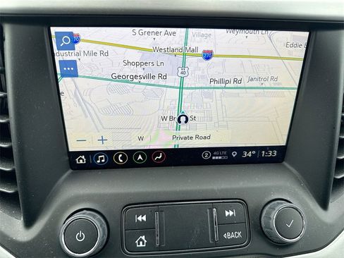 Used 2023 GMC Acadia SLT w/ Elevation Edition image 18