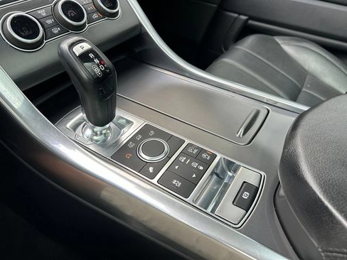 Used 2016 Land Rover Range Rover Sport SE AWD/4WD image 36