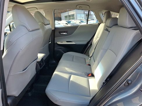 Used 2021 Toyota Venza Limited w/ Carpet Mat Package (TMS) image 11
