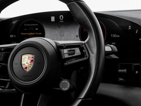 Used 2022 Porsche Taycan image 25