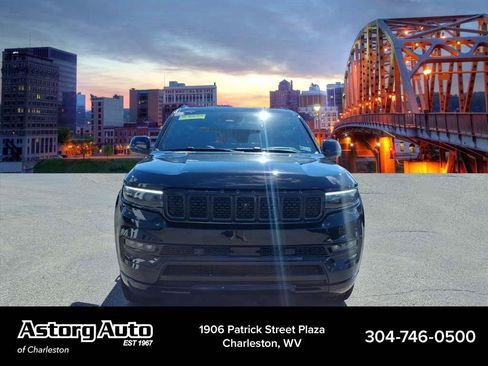 Used 2023 Jeep Grand Wagoneer Series II AWD/4WD image 8