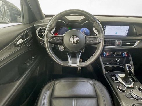 Used 2024 Alfa Romeo Stelvio Sprint image 3