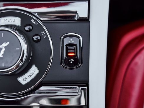 Used 2020 Rolls-Royce Wraith RWD image 61