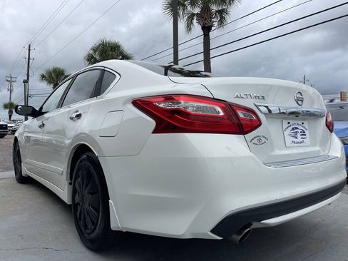 Used 2016 Nissan Altima 2.5 S w/ Power Driver Seat Package FWD image 4