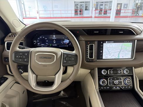 Used 2024 GMC Yukon Denali AWD/4WD image 16