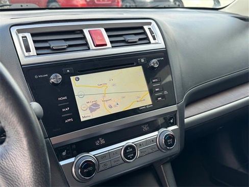 Used 2017 Subaru Outback 2.5i Limited image 23