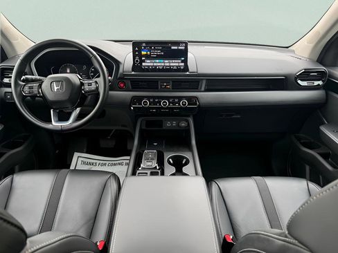 Certified 2025 Honda Pilot EX-L image 9