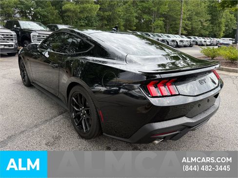 Used 2025 Ford Mustang GT RWD image 10