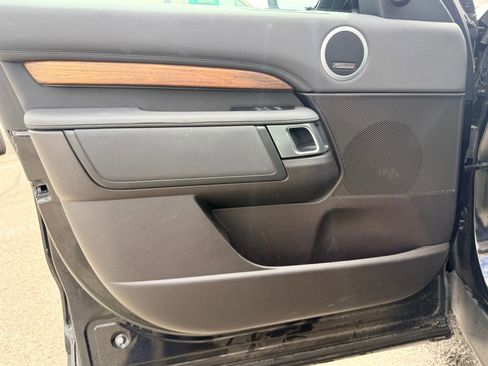 Used 2019 Land Rover Discovery HSE AWD/4WD image 12