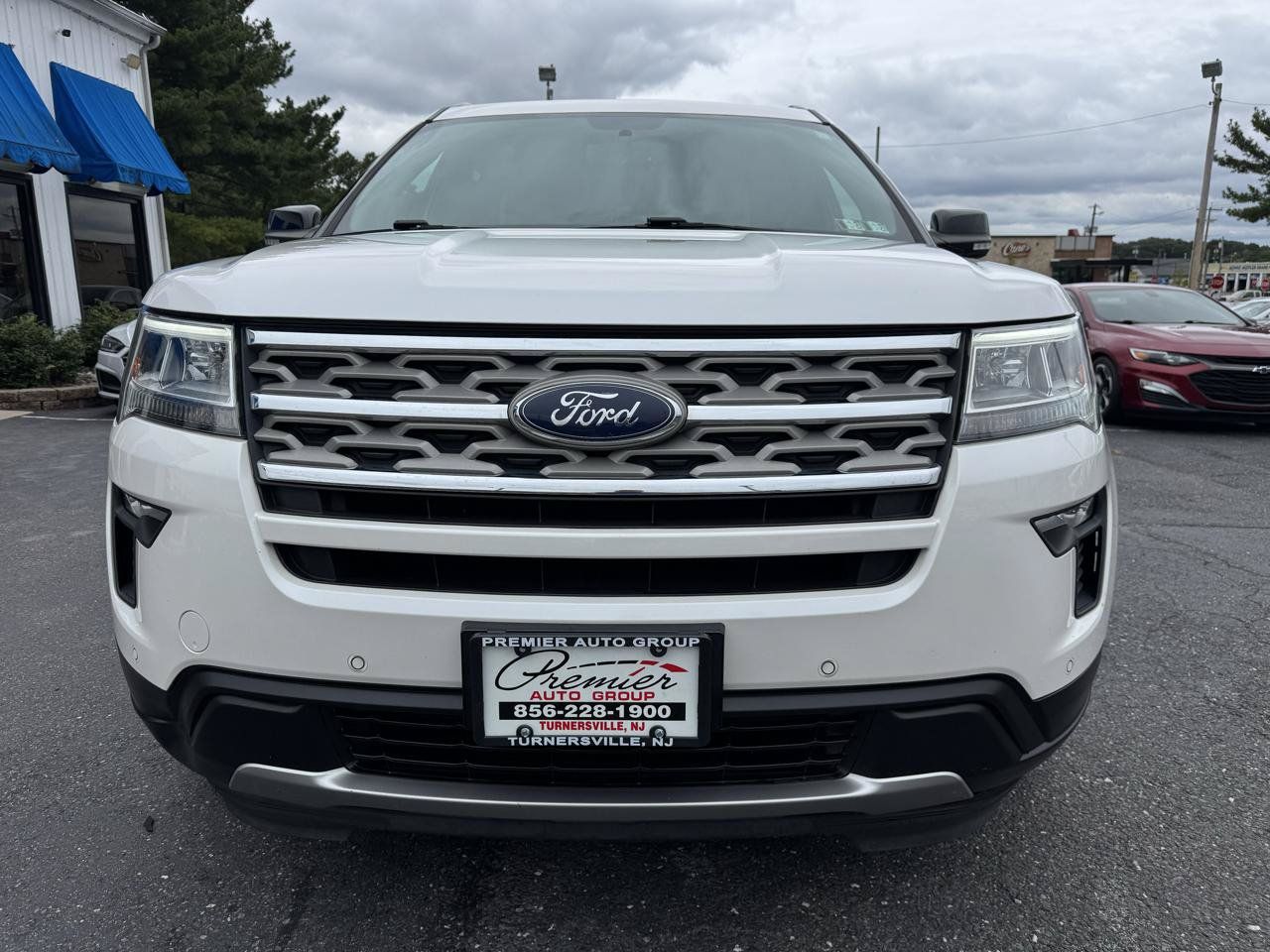 Used 2018 Ford Explorer XLT w/ Equipment Group 202A AWD/4WD image 2