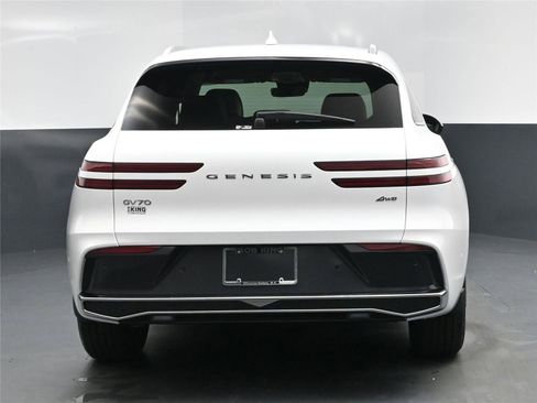 New 2026 Genesis GV70 2.5T Advanced image 13