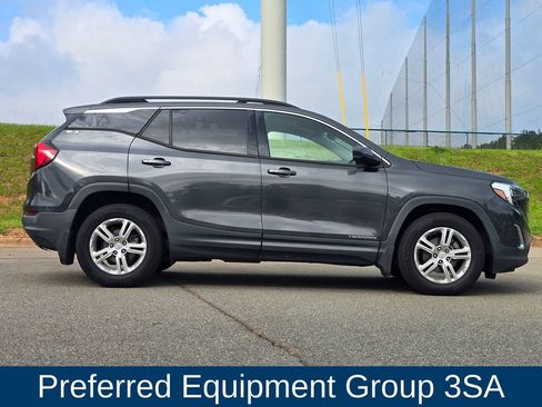 Used 2018 GMC Terrain SLE w/ Driver Convenience Package FWD image 2
