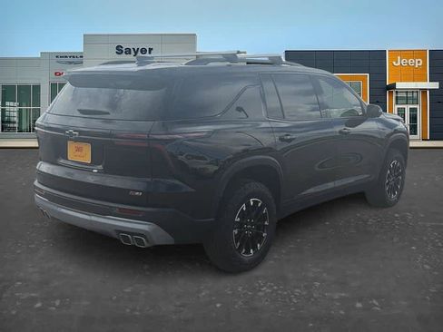 Used 2024 Chevrolet Traverse Z71 w/ Enhanced Driving Package AWD/4WD image 7