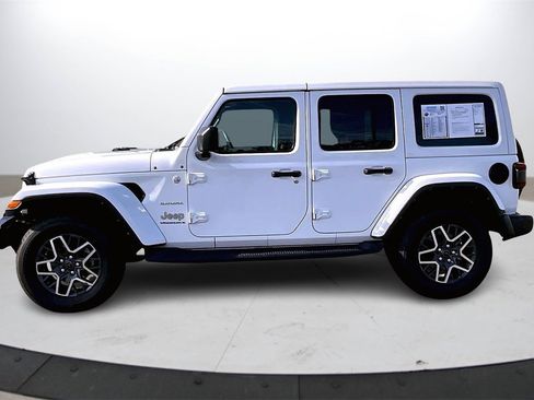 Certified 2024 Jeep Wrangler Sahara image 6