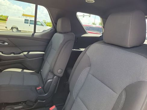 Used 2023 Chevrolet Traverse LT FWD image 10