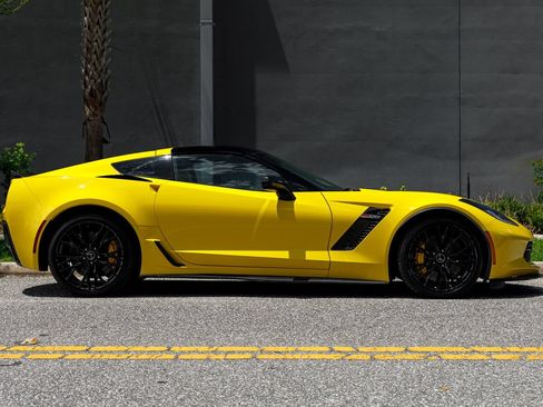 Used 2019 Chevrolet Corvette Z06 RWD image 14