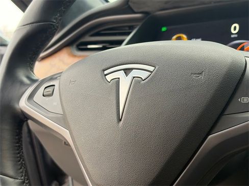 Used 2018 Tesla Model S 100D image 25