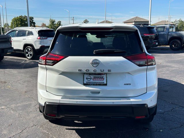 Certified 2025 Nissan Rogue SV AWD/4WD image 4