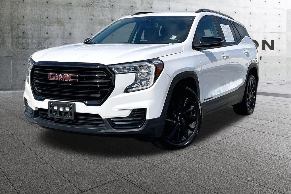Used 2023 GMC Terrain SLE w/ Driver Convenience Package AWD/4WD image 1