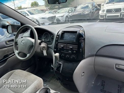 Used 2004 Toyota Sienna CE FWD image 12