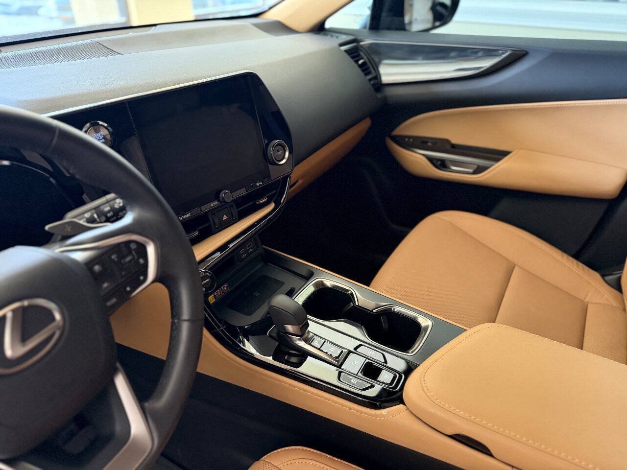 Used 2024 Lexus NX 250 FWD image 9