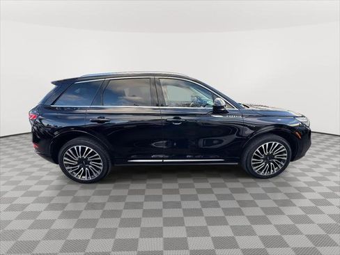 Used 2022 Lincoln Corsair AWD w/ Equipment Group 101A image 2