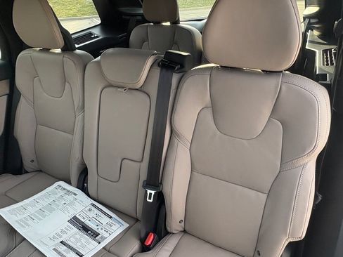 New 2026 Volvo XC90 T8 Ultra w/ Lounge Package AWD/4WD image 24