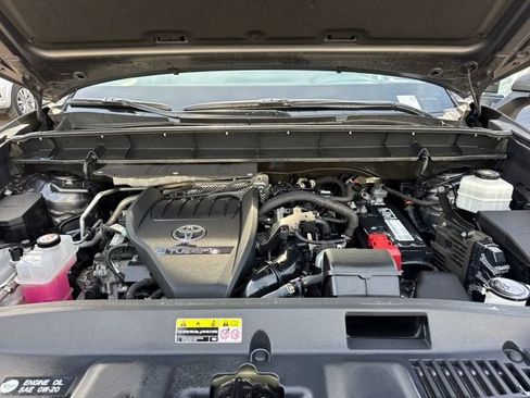 Used 2023 Toyota Highlander XLE image 24