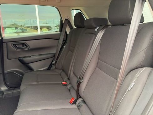 Used 2025 Nissan Rogue S image 19