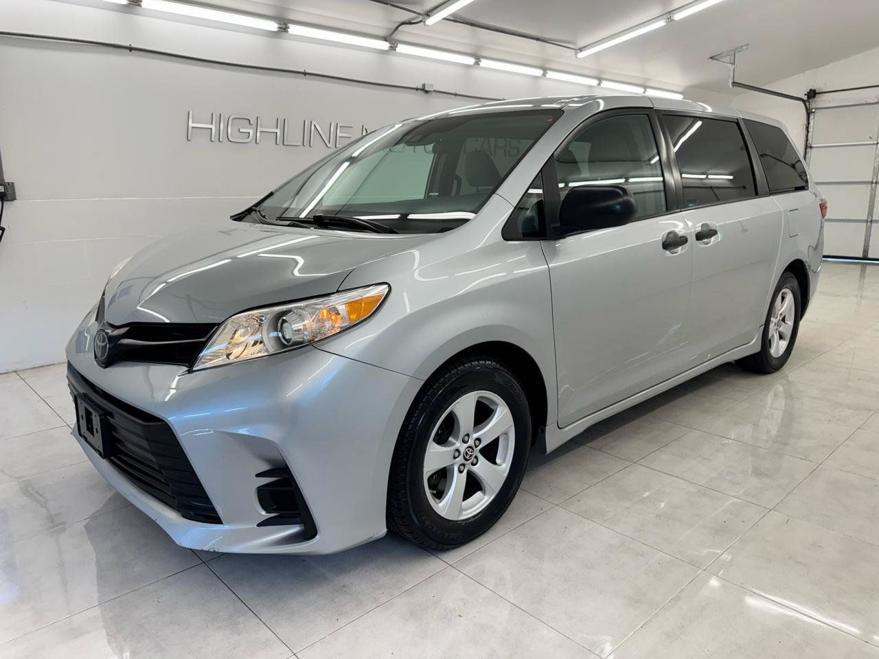 Used 2020 Toyota Sienna L FWD image 1