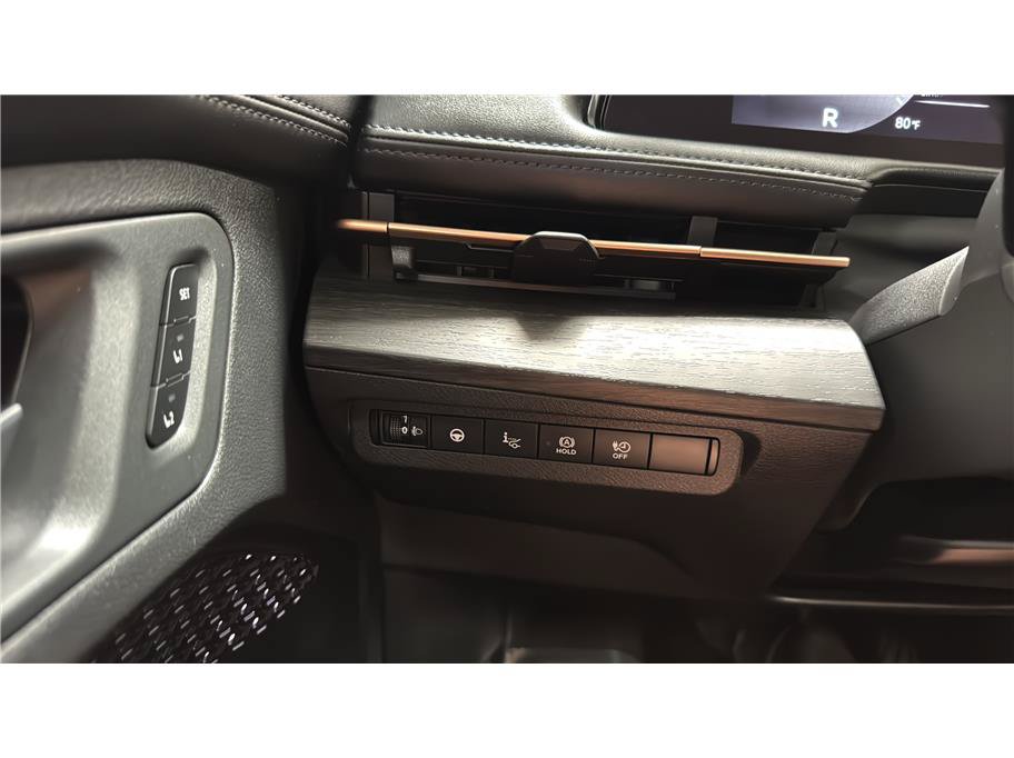 Used 2024 Nissan Ariya FWD image 39
