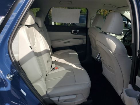 New 2026 Kia Sorento S FWD image 12