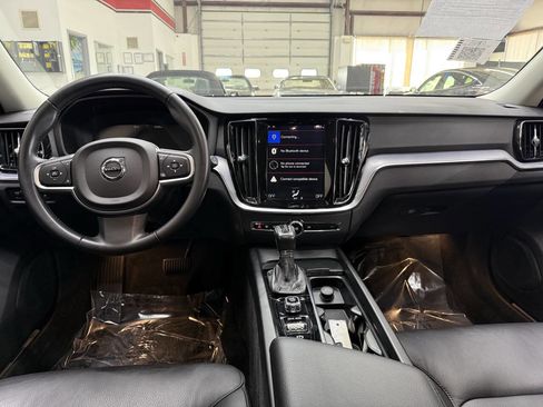 Used 2020 Volvo V60 T5 Momentum FWD image 20