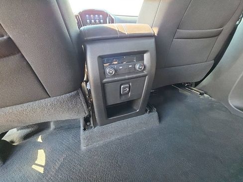 Used 2023 Chevrolet Traverse LT AWD/4WD image 19