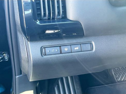 New 2026 Nissan Pathfinder SV image 10