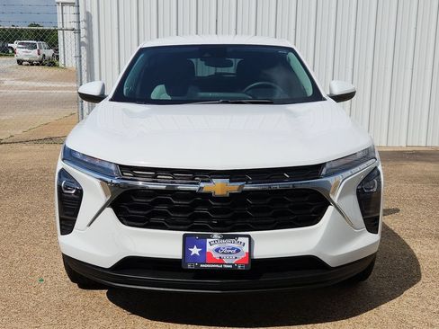 Used 2025 Chevrolet Trax LS w/ LS Convenience Package FWD image 17