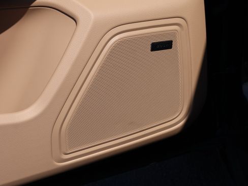 Certified 2026 Porsche Macan AWD/4WD image 14