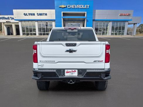 Used 2023 Chevrolet Silverado 1500 ZR2 w/ Technology Package AWD/4WD image 9