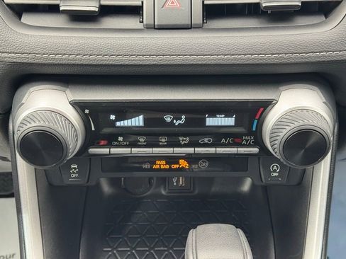 Used 2024 Toyota RAV4 LE FWD image 37