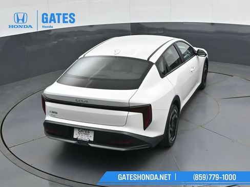 Used 2025 Kia K4 EX FWD image 46