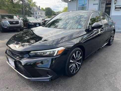 Used 2023 Honda Civic EX image 3