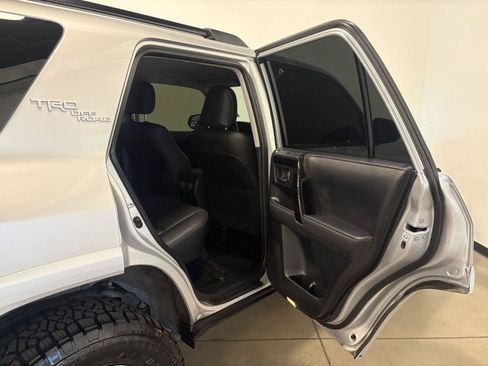 Used 2023 Toyota 4Runner TRD Off-Road Premium AWD/4WD image 38